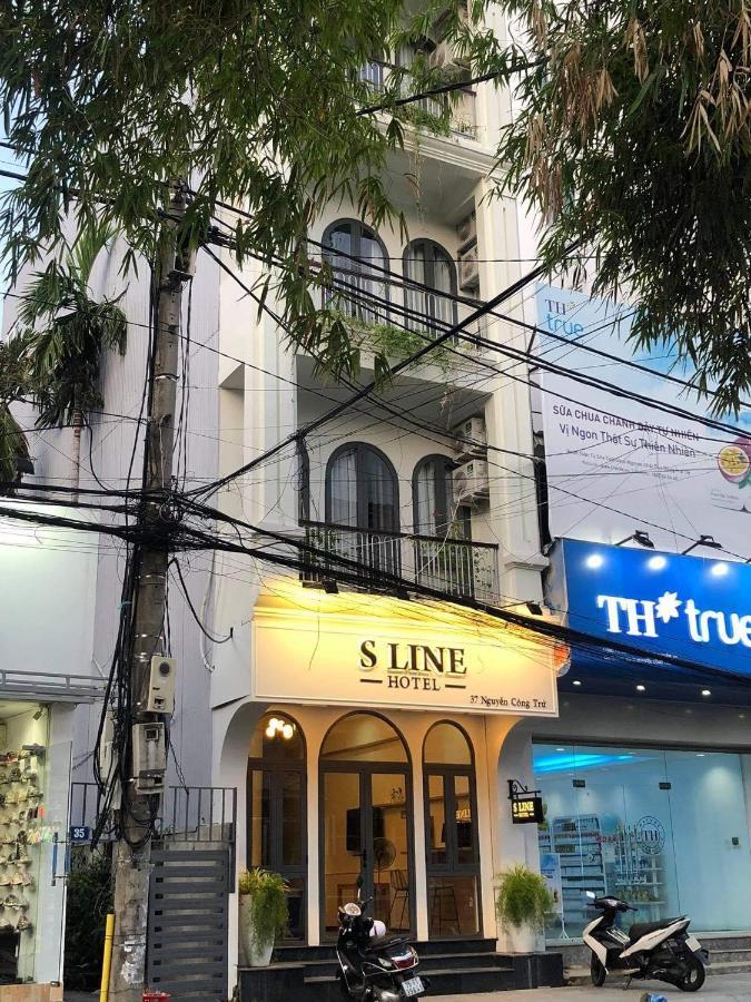 Sline Hotel Hue Esterno foto